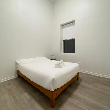 Private Rooms With Share Livingroom And Kitchen In Pilsen Chicago Exterior photo