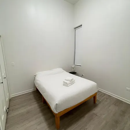Private Rooms With Share Livingroom And Kitchen In Pilsen Chicago Exterior photo