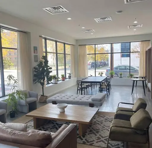 Private Rooms With Share Livingroom And Kitchen In Pilsen